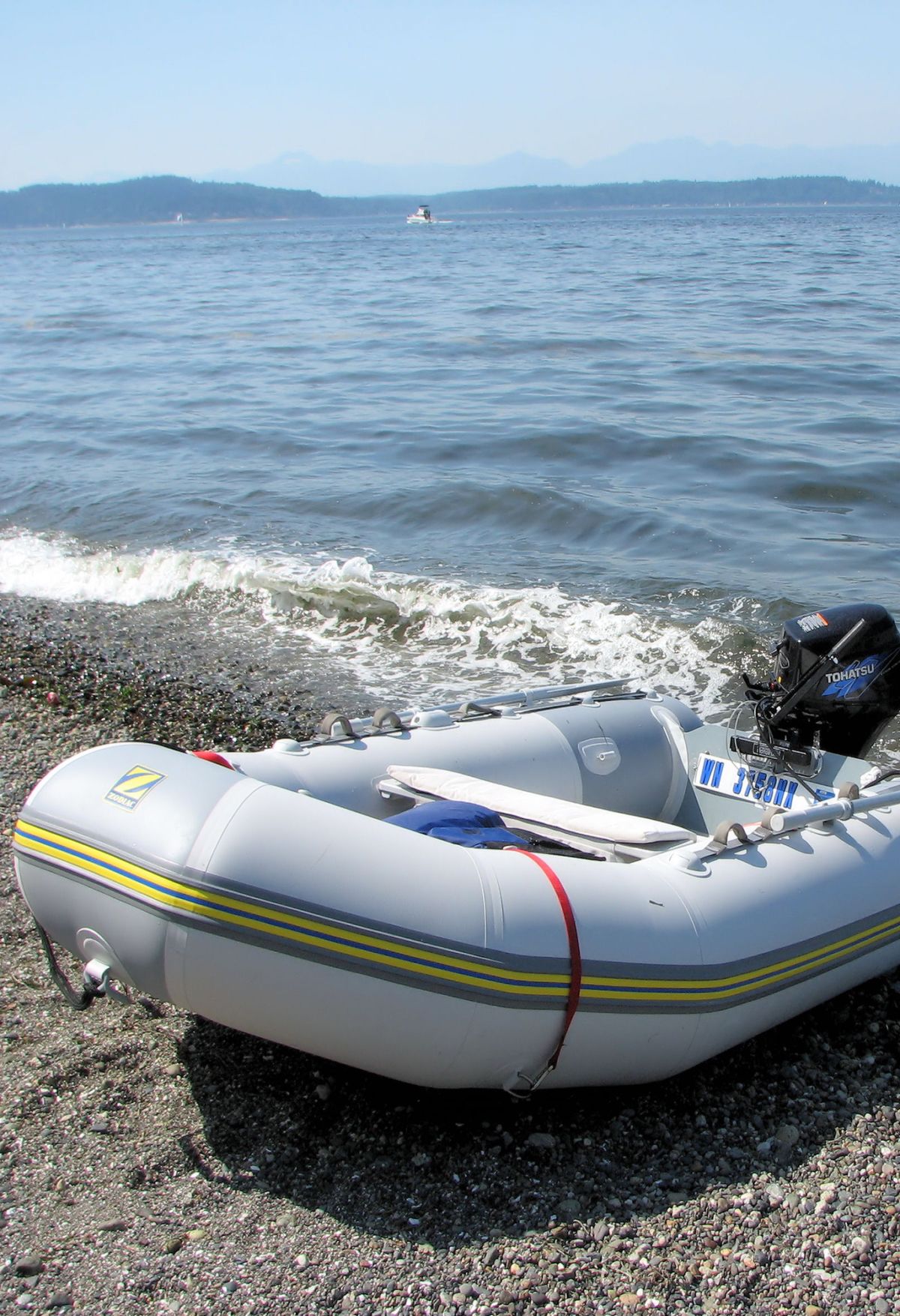 inflatable-boats-lucky-tech